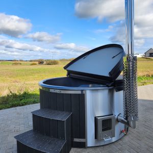 Large 2.0m Wood Fired Hot Tub with Integrated Heater