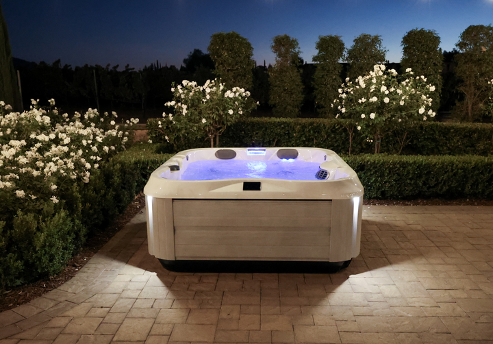JHT_J-325_Platinum_BrushedGray_Patio03-4131x2880-0ce0dd01-f092-446e-9935-37be7471e210-720x502-e4fc0e3b-59da-4f6e-a468-396e7e9c28f6