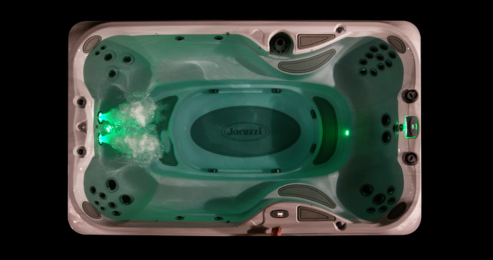 JSS_J13_PowerPlay_Platinum_ModernHardwood_Filled_OH_GreenLights_SwimJetsOn_Night_BlackBackground-720x380-bdc81f0f-1926-4e03-b2a8-63f87099d892