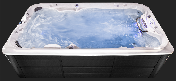 JSS_J14_FullTub_JetsOn-720x335-2223dc5b-d515-4999-bfc0-233d3e0e20c1