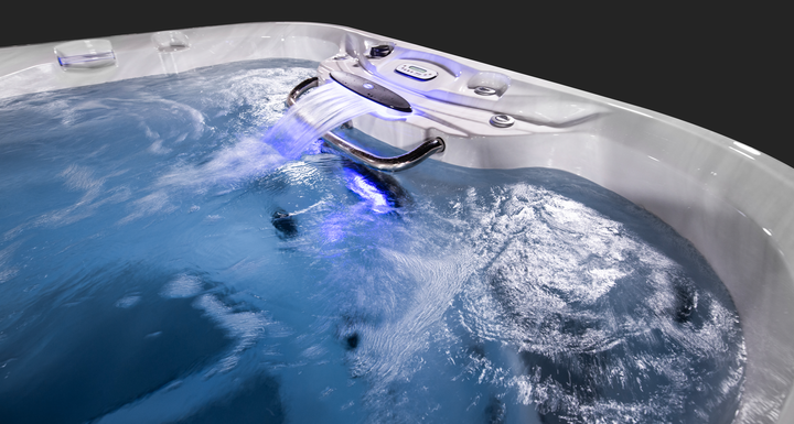 JSS_J14_WAterfall_GrabBar-720x385-48403b36-c229-4402-87ba-1e0055ba4562